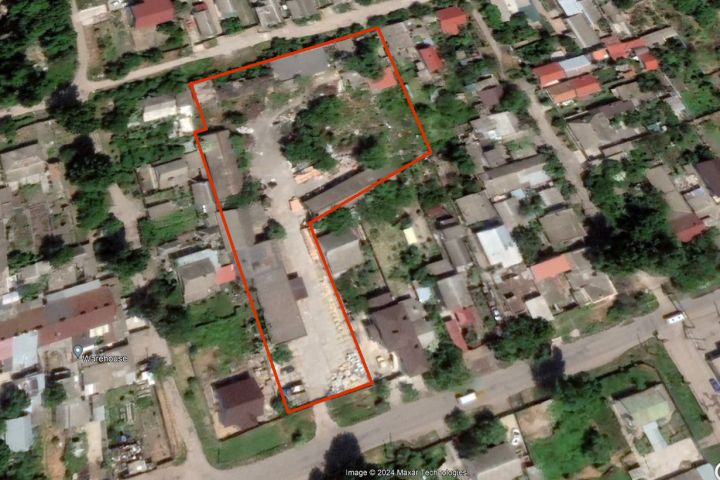 Промислово-складський комплекс 1900 кв.м. на території 0,57 га, в межах міста.